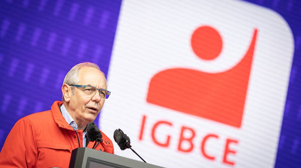 Stellt sich auf dem Kongress zur Wiederwahl: IGBCE-Vorsitzender Michael Vassiliadis. (Archivfoto) / Foto: Moritz Frankenberg/dpa