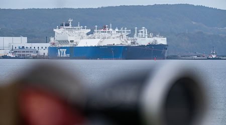 Über die Ostsee kam zuletzt wieder weniger LNG an Deutschlands Küste.  / Foto: Stefan Sauer/dpa