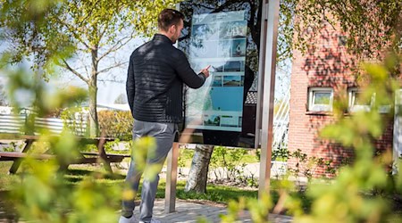 Im friesischen Wangerland hilft ein digitales Besucherlenkungssystem lange Schlangen an Attraktionen und Stränden zu vermeiden. (Archivbild) / Foto: Sina Schuldt/dpa Im friesischen Wangerland hilft ein digitales Besucherlenkungssystem lange Schlangen an Attraktionen und Stränden zu vermeiden. (Archivbild) / Foto: Sina Schuldt/dpa
