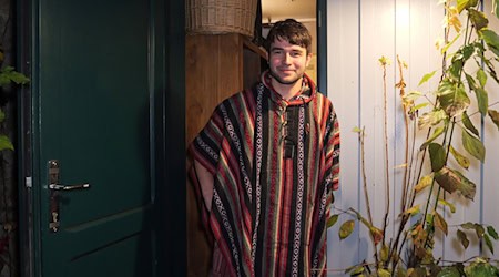 Für Musikstudent Vincent Jeremies ist ein Traum wahr geworden, als er den Wohnplatz in dem gerade einmal 19 Quadratmeter großen Wohnheim bekam. / Foto: Jörn Hüneke/dpa Für Musikstudent Vincent Jeremies ist ein Traum wahr geworden, als er den Wohnplatz in dem gerade einmal 19 Quadratmeter großen Wohnheim bekam. / Foto: Jörn Hüneke/dpa
