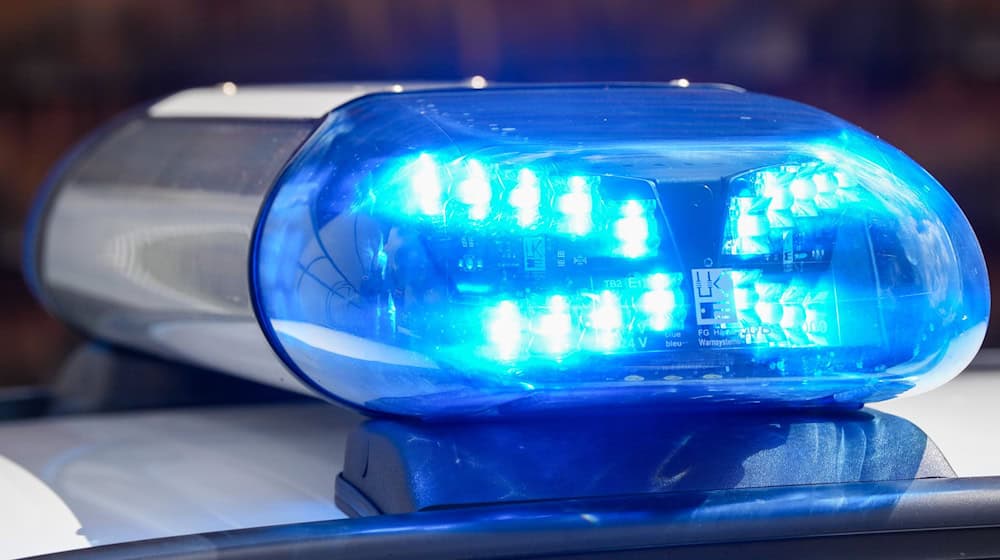 Die Polizei findet mehrere Waffen in einer Wohnung. (Symbolbild) / Foto: Soeren Stache/dpa