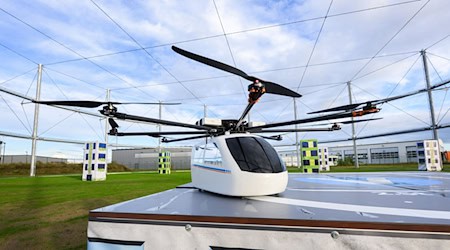Der neue Drohnenkäfig auf dem Gelände des DLR (Deutsches Zentrum für Luft- und Raumfahrt) in Braunschweig. / Foto: Julian Stratenschulte/dpa Der neue Drohnenkäfig auf dem Gelände des DLR (Deutsches Zentrum für Luft- und Raumfahrt) in Braunschweig. / Foto: Julian Stratenschulte/dpa