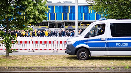 Eintracht Braunschweig hat zwei Fans Stadionverbote erteilt. (Archivfoto) / Foto: Moritz Frankenberg/dpa Eintracht Braunschweig hat zwei Fans Stadionverbote erteilt. (Archivfoto) / Foto: Moritz Frankenberg/dpa