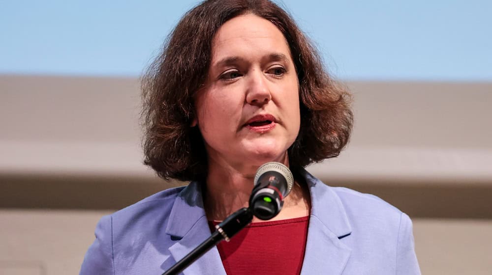 Nach dem Rücktritt der Bremer Umweltsenatorin Kathrin Moosdorf sind viele Fragen offen. (Archivbild) / Foto: Focke Strangmann/dpa