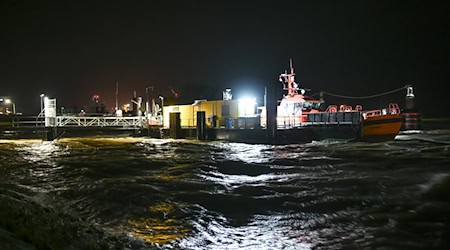 Vor allem an der Nordseeküste ist am Morgen mit stürmischem Wetter zu rechnen.  / Foto: Lars Penning/dpa