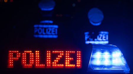 Ein Raser stürzt in der Nacht in die Hunte. (Symbolbild) / Foto: Marijan Murat/dpa Ein Raser stürzt in der Nacht in die Hunte. (Symbolbild) / Foto: Marijan Murat/dpa
