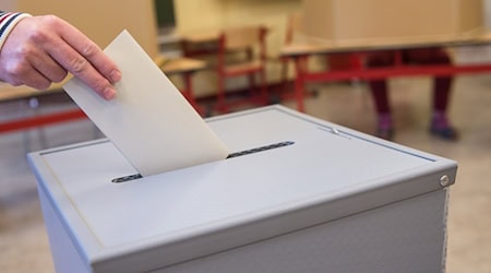 Bislang können die Niedersachsen erst mit 18 Jahren an der Landtagswahl teilnehmen. (Archivbild) / Foto: Silas Stein/dpa