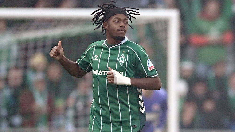  Samuel Mbangula brachte Werder gegen den FC St. Pauli früh in Führung, / Foto: Carmen Jaspersen/dpa