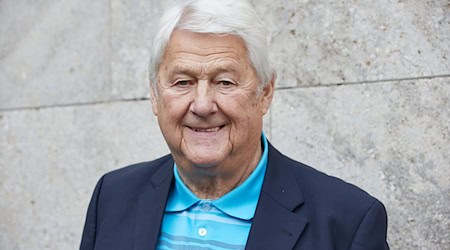 Trauer um eine Werder-Legende: Max Lorenz ist gestorben. (Archivbild) / Foto: Georg Wendt/dpa Trauer um eine Werder-Legende: Max Lorenz ist gestorben. (Archivbild) / Foto: Georg Wendt/dpa