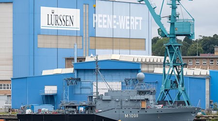 Die IG Metall hat Betriebsräte von 25 Werften befragt, die sowohl den militärischen als auch den zivilen Schiffbau repräsentieren. (Archivfoto)

 / Foto: Stefan Sauer/dpa