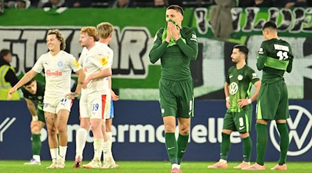 Enttäuschung in Wolfsburg. / Foto: Swen Pförtner/dpa Wolfsburger Wutrede: Wie lange noch mit Coach und Sportchef?