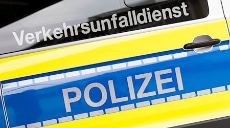 Der Mann starb noch an der Unfallstelle. (Symbolbild)  / Foto: Michael Matthey/dpa