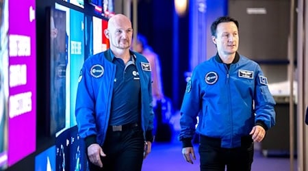Die Astronauten Alexander Gerst und Matthias Maurer sehen große Chancen in der «Artemis»-Mission. / Foto: Sina Schuldt/dpa