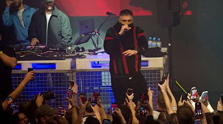 In Osnabrück gab Haftbefehl das erste Konzert seit Erscheinen seiner Doku. / Foto: Philipp Hülsmann/dpa