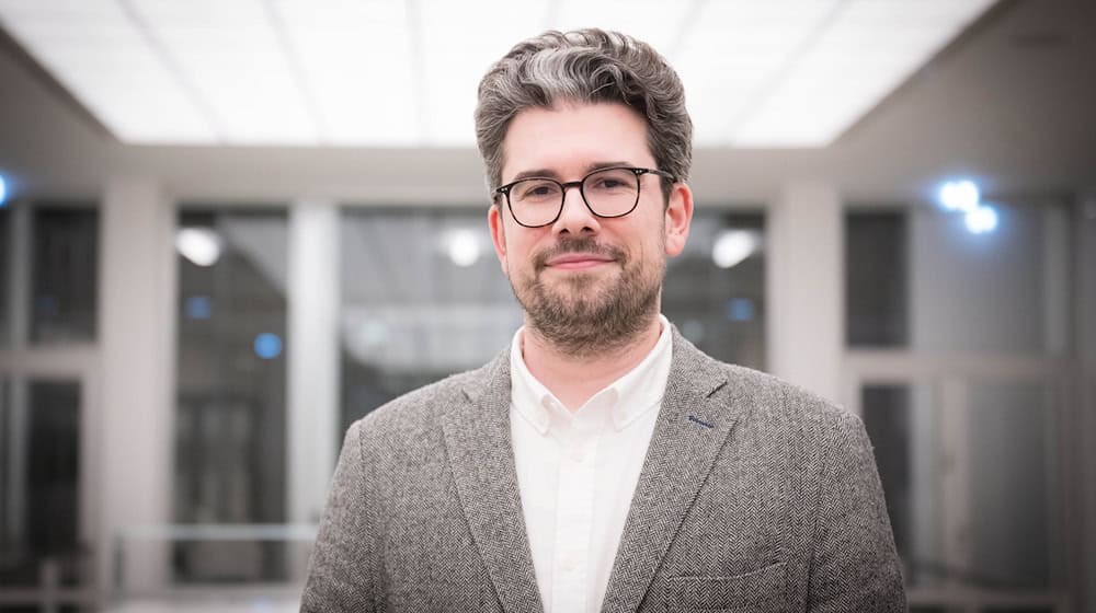 Emanuel Herold ist neu gewählter Fraktionsvorsitzender der Bremer Grünen.  / Foto: Sina Schuldt/dpa