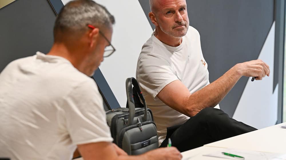 Hatten mit ihrer Berufung Erfolg: Marco Antwerpen (r) und Frank Döpper (l). (Archivbild) / Foto: Arne Dedert/dpa