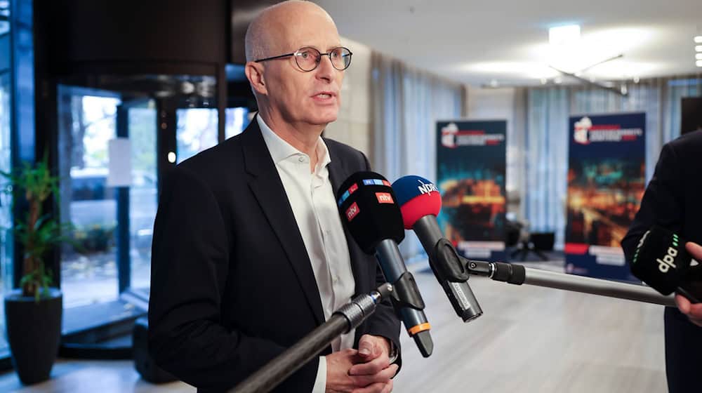 Tschentscher fordert, den Drogenkartellen das Handwerk zu legen.  / Foto: Christian Charisius/dpa