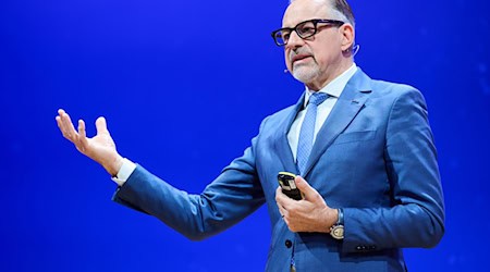 Für Esa-Chef Josef Aschbacher stehen Budget-Verhaltungen an. (Archivbild) / Foto: Annette Riedl/dpa