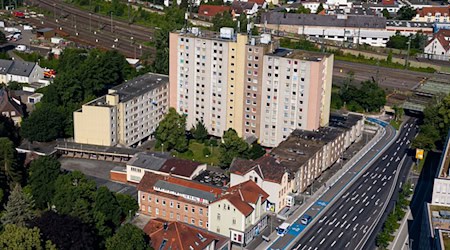 Das Gebäude an der Groner Landstraße liegt nahe des Göttinger Bahnhofes. (Archivbild) / Foto: Swen Pförtner/dpa