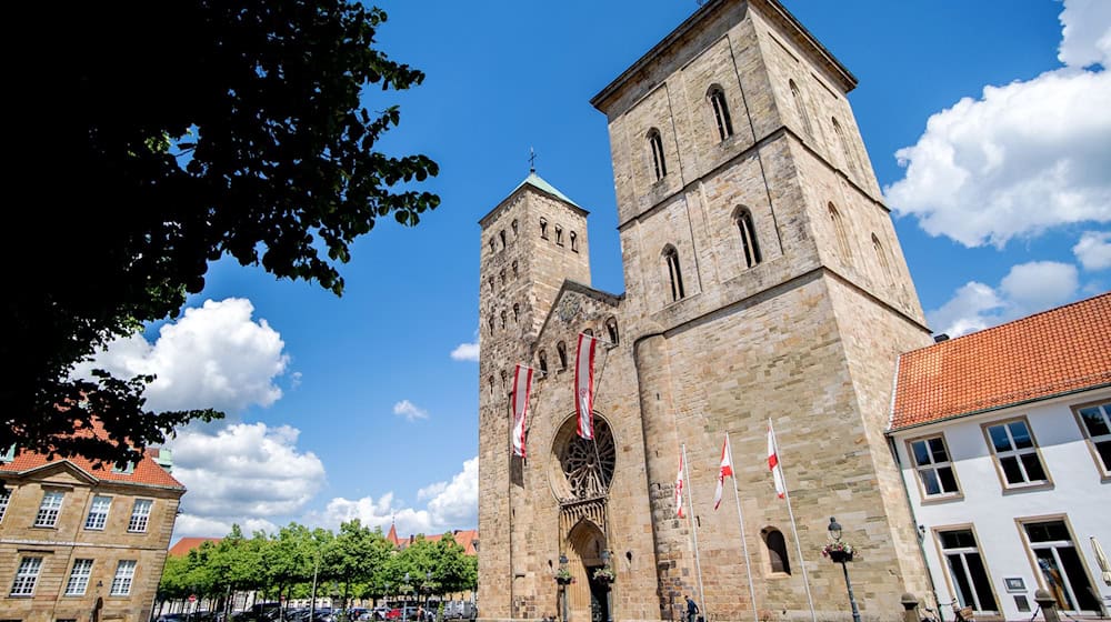 Mit einer Gedenkveranstaltung im Osnabrücker Dom soll an die Opfer sexualisierter Gewalt in der katholischen Kirche erinnert werden. (Archivbild) / Foto: Hauke-Christian Dittrich/dpa
