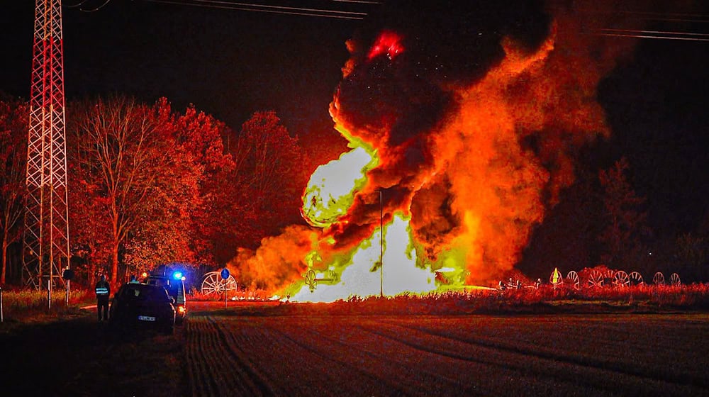 Die Polizei ermittelt nun zur Brandursache. / Foto: Die Blaulichtreporterin/dpa