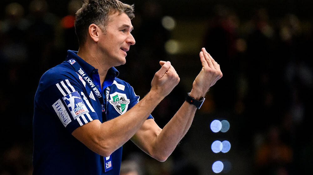 Trainer Christian Prokop und die TSV Hannover-Burgdorf spielten beim Bergischen HC. / Foto: Tom Weller/dpa