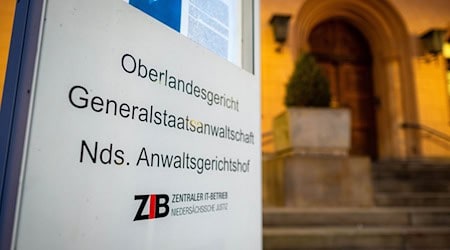 Bislang sind im Prozess gegen ein mutmaßliches Mitglied der Hisbollah Verhandlungstermine bis zum August des kommenden Jahres angesetzt. (Symbolbild) / Foto: Sina Schuldt/dpa