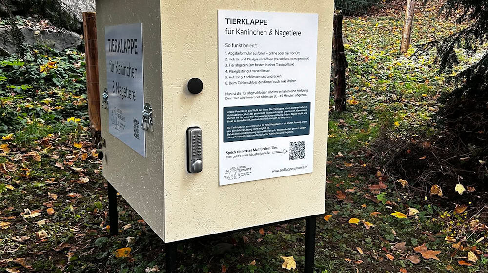 Die erste «Tierklappe» der Schweiz - das Konzept ist nicht unumstritten. / Foto: -/Stiftung Tierklappe/dpa