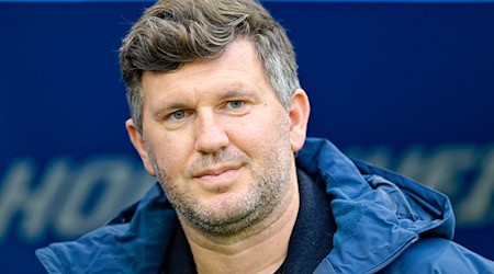 War vom VfL Wolfsburg umworben: Sport-Geschäftsführer Andreas Schicker von der TSG 1899 Hoffenheim. (Archivbild) / Foto: Uwe Anspach/dpa