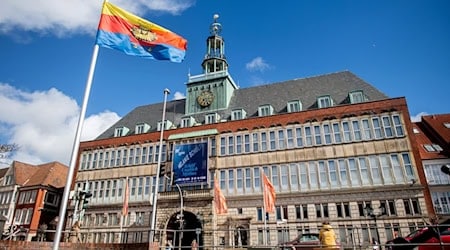 Nach personellen Konsequenzen bei der Stadt Emden wegen Korruptionsermittlungen haben auch die Stadtwerke Maßnahmen bestätigt. (Archivfoto) / Foto: Hauke-Christian Dittrich/dpa