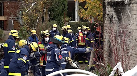 Einsatzkräfte haben nach der Detonation in Wolfenbüttel eine Leiche geborgen.  / Foto: Benjamin Müller/dpa/TNN/dpa