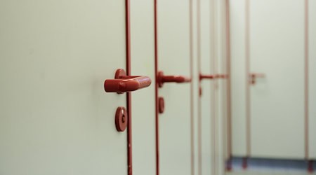 Herkömmliche Toiletten wie diese helfen Menschen mit Schwerbehinderung nicht weiter. (Symbolbild) / Foto: Annette Riedl/dpa