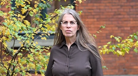 Kerstin Krebs lebt seit ihrer Kindheit mit den Folgen sexualisierter Übergriffe in der Evangelisch-lutherischen Landeskirche Hannovers. / Foto: Shireen Broszies/dpa