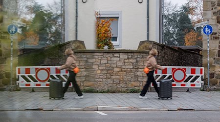 Tausende Menschen müssen ihre Wohnungen in Osnabrück verlassen.  / Foto: Friso Gentsch/dpa