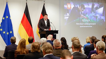 Braunschweigs Oberbürgermeister Thorsten Kornblum (SPD) spricht beim parlamentarischen Abend der Stadt in Berlin. / Foto: Daniela Nielsen/Stadt Braunschweig/dpa