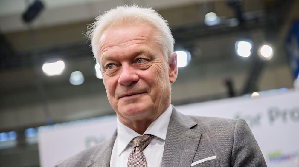 Auf der Agritechnica schwärmt Bundeslandwirtschaftsminister Rainer von der deutschen Landwirtschaft. / Foto: Julian Stratenschulte/dpa