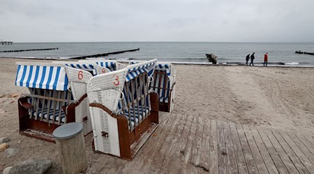 Das Wochenende in Norddeutschland wird kalt und verregnet. (Symbolbild) / Foto: Bernd Wüstneck/dpa