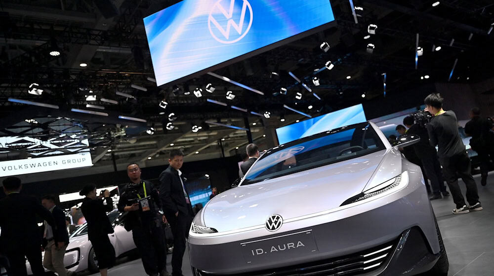 Volkswagen will nun auch selbst Chips entwickeln.  / Foto: Johannnes Neudecker/dpa