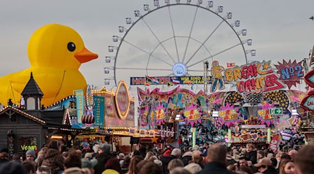 Rund 1,5 Millionen Menschen haben den 990. Bremer Freimarkt besucht. / Foto: Focke Strangmann/dpa Rund 1,5 Millionen Menschen haben den 990. Bremer Freimarkt besucht. / Foto: Focke Strangmann/dpa