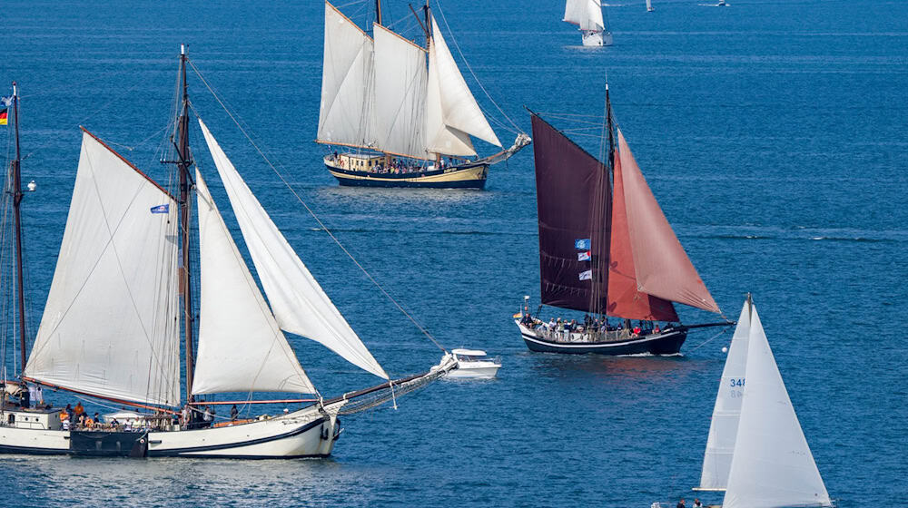 Die Grundsanierung eines Traditionsschiffes ist mitunter eine finanzielle Herausforderung. (Archivbild) / Foto: Stefan Sauer/dpa