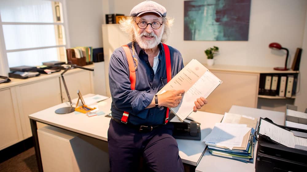 Im ostfriesischen Krimimuseum können Besucher auch die Filmkulissen der Ostfriesenkrimis von Krimiautor Klaus-Peter Wolf besichtigen. (Archivbild)  / Foto: Hauke-Christian Dittrich/dpa