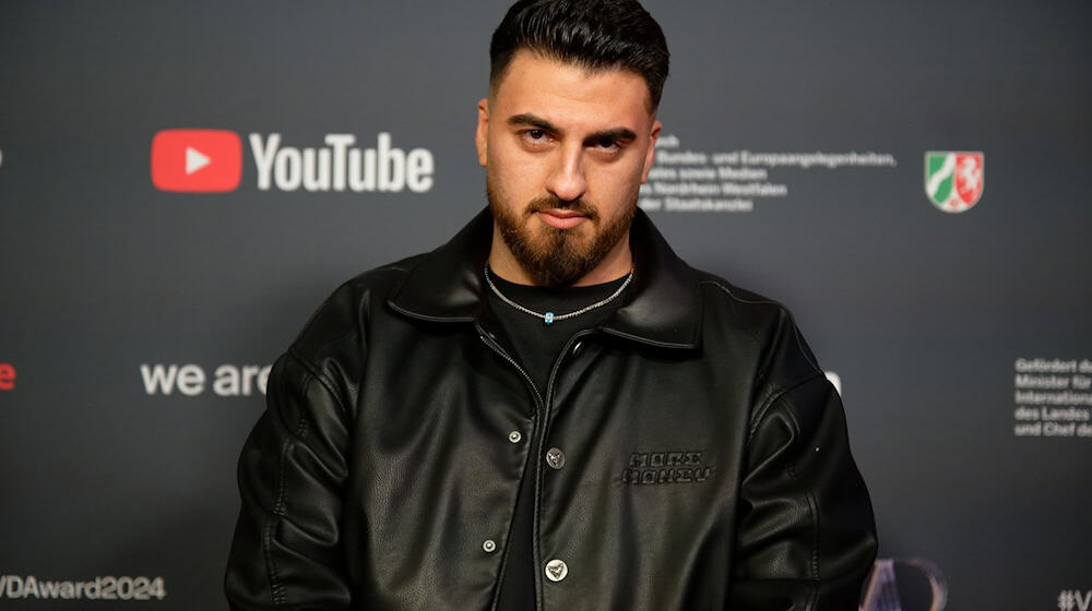 Hat schon mehrere Preise abgeräumt, nun soll die Krone für Beste Unterhaltung dazukommen: Tahsim Durgun. (Archivbild) / Foto: Henning Kaiser/dpa