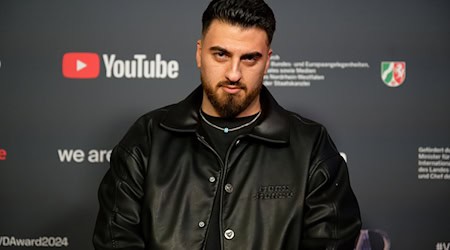 Hat schon mehrere Preise abgeräumt, nun soll die Krone für Beste Unterhaltung dazukommen: Tahsim Durgun. (Archivbild) / Foto: Henning Kaiser/dpa