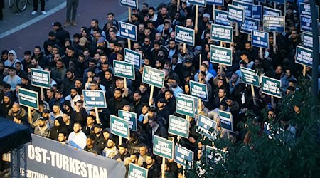 Menschenrechtsorganisationen werfen der chinesischen Regierung seit Jahren vor, Hunderttausende Uiguren in Umerziehungslagern festzuhalten, sie zu überwachen und ihre religiösen und kulturellen Rechte massiv einzuschränken. (Symbolbild) / Foto: Frank Bründel/CitynewsTV/dpa