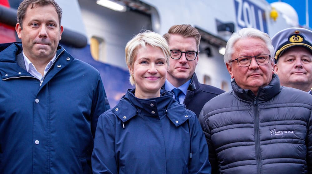 In Wolgast soll die dortige Peene-Werft deutlich wachsen, wenn es nach Rheinmetall-Chef Armin Papperger geht. / Foto: Jens Büttner/dpa