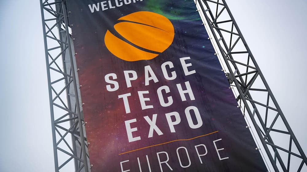 Neue Technologien aus der Raumfahrtbranche stehen im Mittelpunkt der Messe Space Tech Expo Europe. (Archivbild) / Foto: Sina Schuldt/dpa