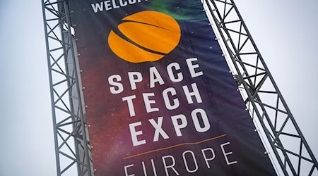 Neue Technologien aus der Raumfahrtbranche stehen im Mittelpunkt der Messe Space Tech Expo Europe. (Archivbild) / Foto: Sina Schuldt/dpa