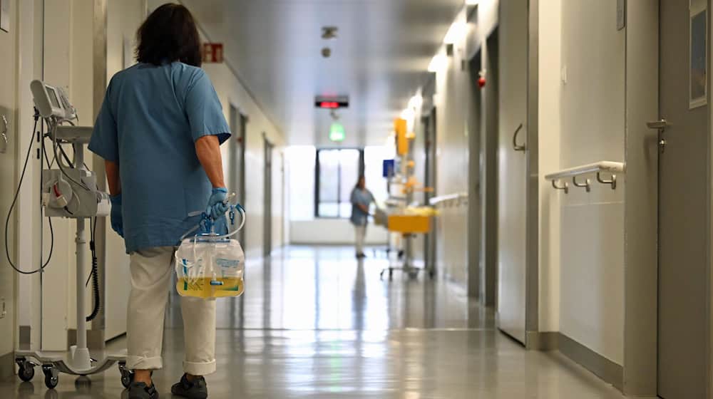 Die Tätigkeiten der Pflegekräfte werden minutengenau erfasst. / Foto: Shireen Broszies/dpa