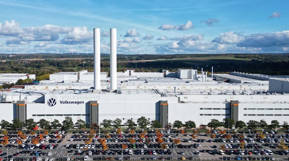 Volkswagen Sachsen begeht dieses Jahr sein 35. Jubiläum. Welche Zukunft hat die Fahrzeugproduktion in Zwickau? (Archivbild) / Foto: Hendrik Schmidt/dpa