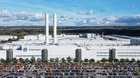 Volkswagen Sachsen begeht dieses Jahr sein 35. Jubiläum. Welche Zukunft hat die Fahrzeugproduktion in Zwickau? (Archivbild) / Foto: Hendrik Schmidt/dpa